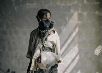 Top 10 Essential Survival Tools Every Outdoor Enthusiast Needs